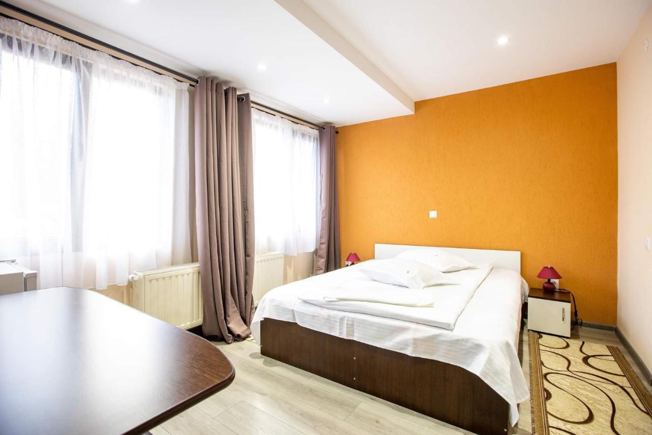Casa Andy Hotel Buşteni Екстериор снимка